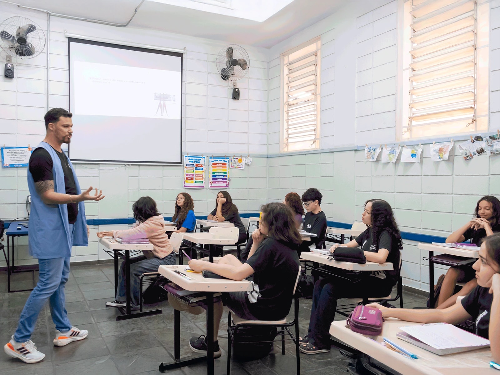 Sala de aula do Colégio Caetano Caprício, turma pequena